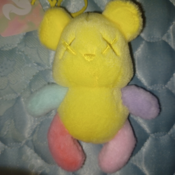 NO VIOLENCE KEYCHAIN - Picture 2 of 3